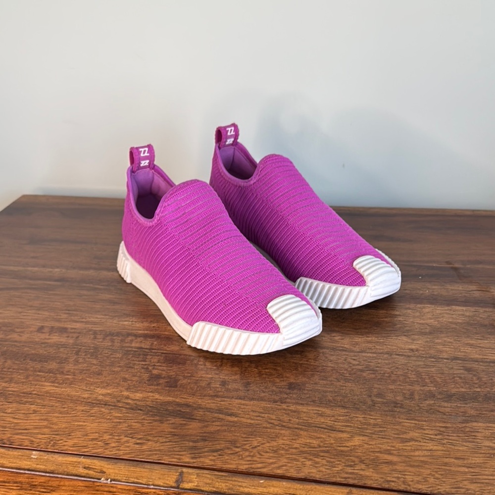 Arezzo Purple Slip-On Sneakers. Made in Brazil. NWOT. No box. Size Br35/Eu37.